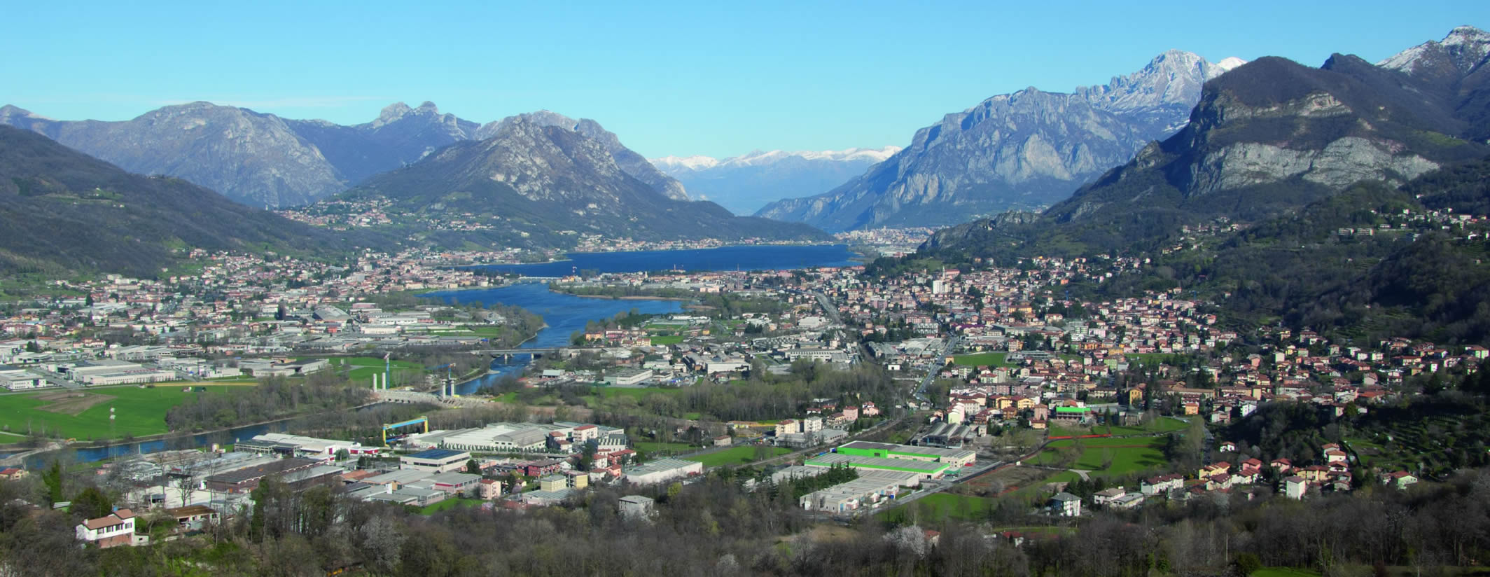 Panoramica da Monte Marenzo sul territorio della Val San Martino e sui laghi di Olginate-Garlate - foto di Giuliano Butti